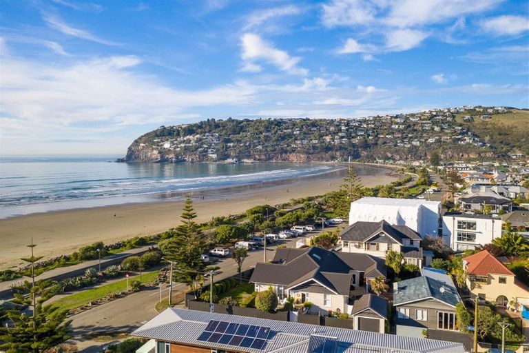 Photo of property in 32 Esplanade, Sumner, Christchurch, 8081