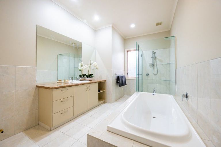 Photo of property in 52 Russell Robertson Drive, Havelock North, 4130