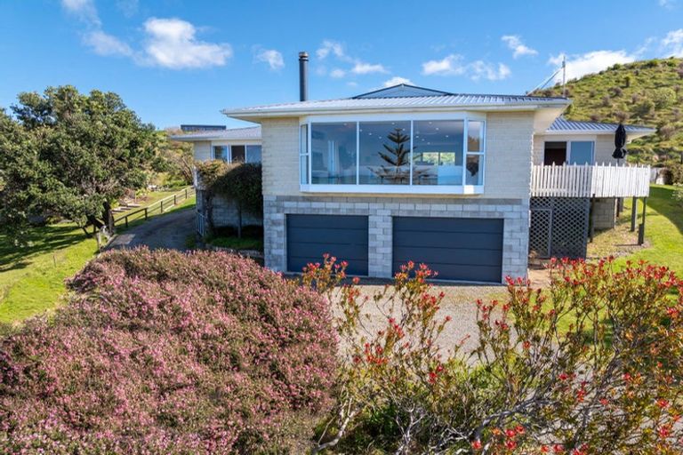 Photo of property in 19 Palm Parade, Riversdale Beach, Masterton, 5872