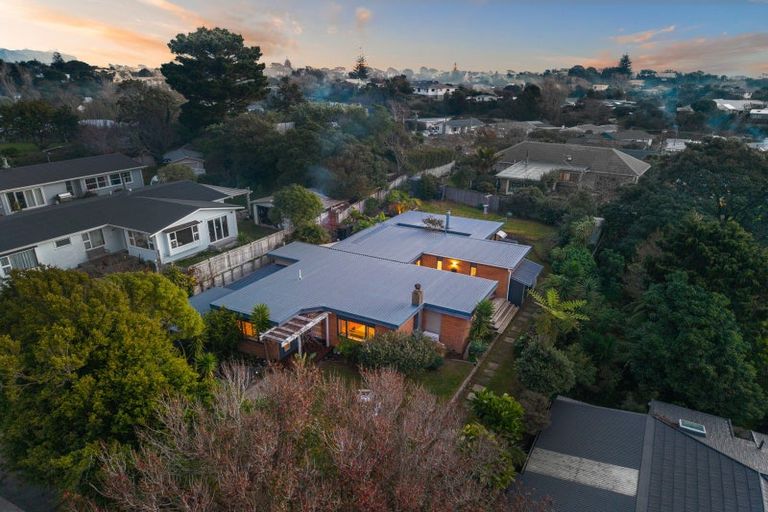 Photo of property in 19 Hillcrest Road, Raumati South, Paraparaumu, 5032