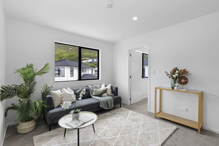 Photo of property in 5 Pihipihi Way, Crofton Downs, Wellington, 6035