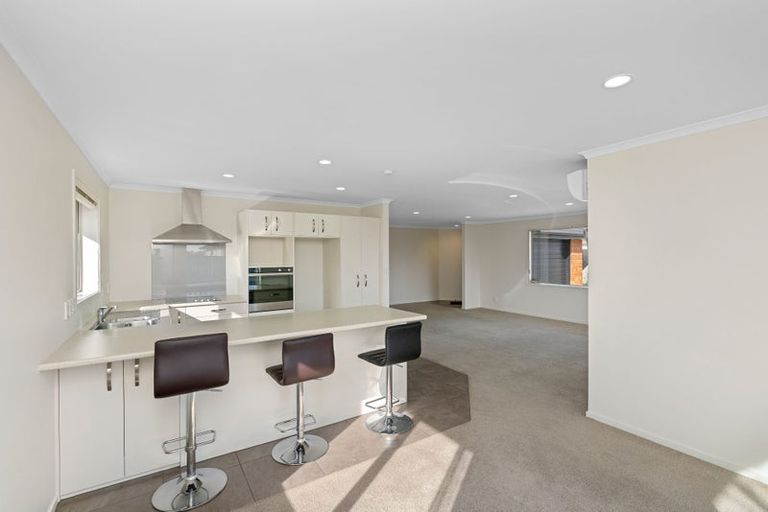 Photo of property in 4a Queenwood Road, Levin, 5510