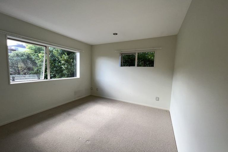 Photo of property in 3 Mana Lane, Pinehill, Auckland, 0632