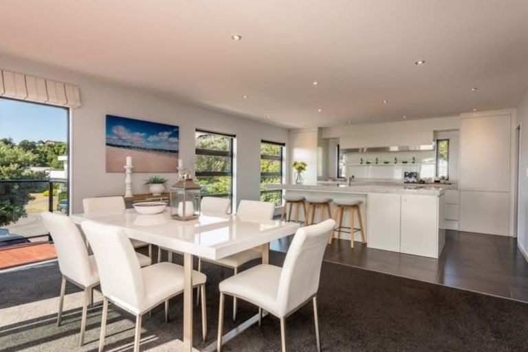 Photo of property in 23 Groves Road, Raumati Beach, Paraparaumu, 5032