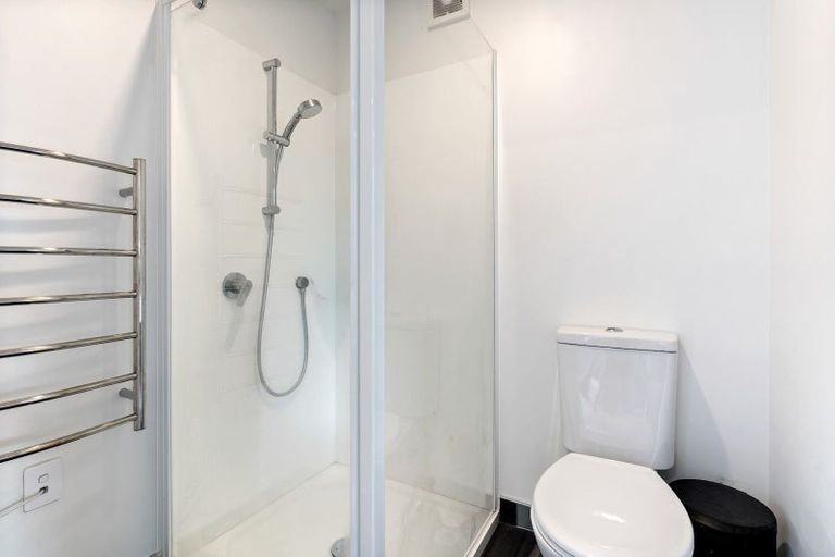 Photo of property in 35 Rua Kai Way, Brooklyn, Wellington, 6021