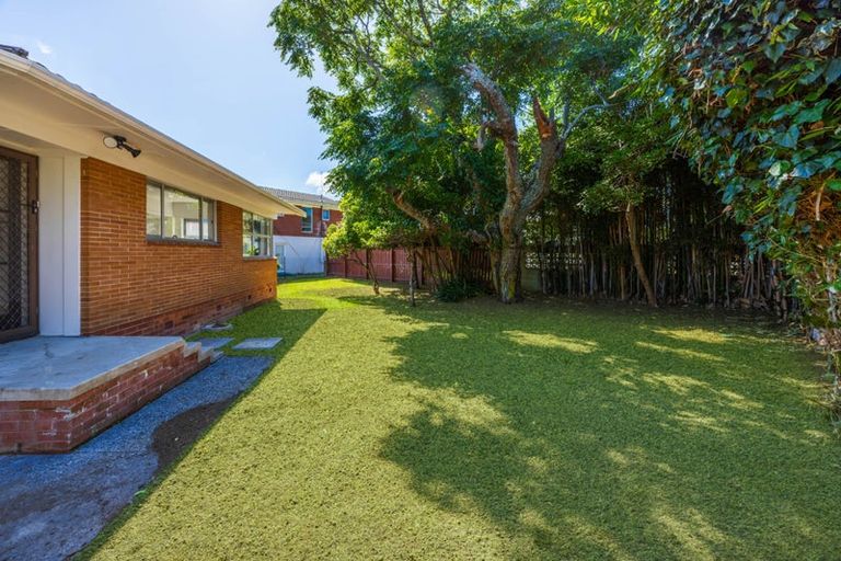 Photo of property in 3 Halcyon Place, Papatoetoe, Auckland, 2025