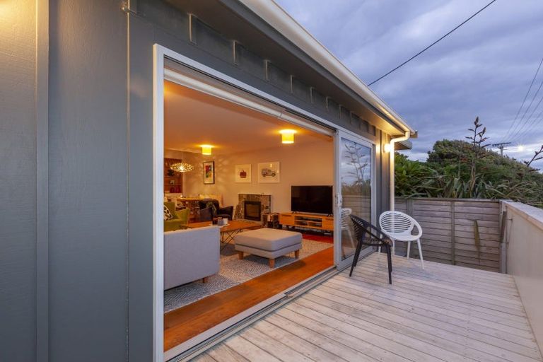 Photo of property in 121 The Parade, Paekakariki, 5034