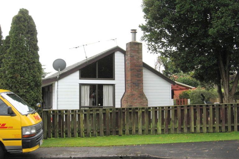 Photo of property in 7 Crestlands Place, Papakura, 2110