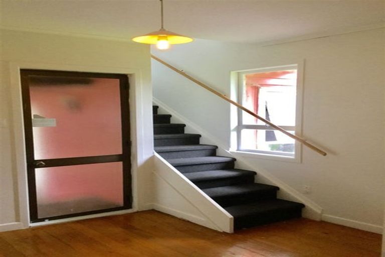 Photo of property in 10 Boler Place, New Lynn, Auckland, 0600