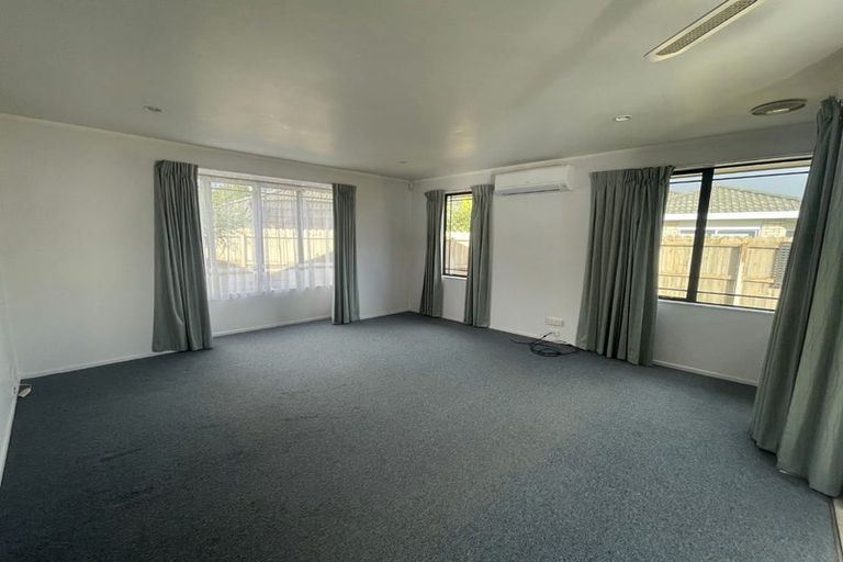 Photo of property in 6 Anton Place, Takanini, 2112