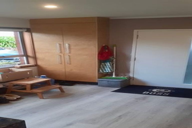 Photo of property in 1/163 View Road, Sunnyvale, Auckland, 0612