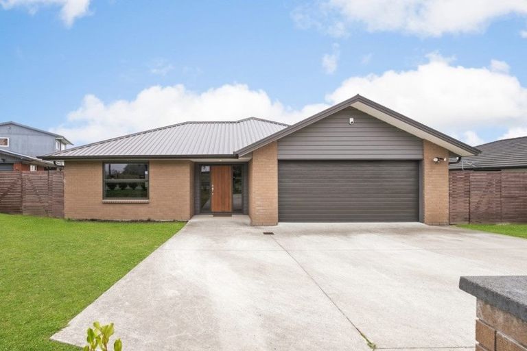 Photo of property in 18 Helenslee Road, Pokeno, 2402