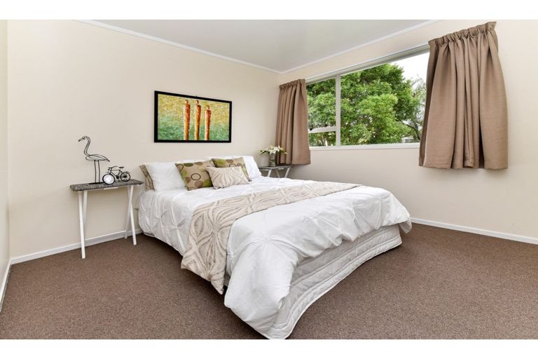 Photo of property in 12 Bedlington Avenue, Manurewa, Auckland, 2102