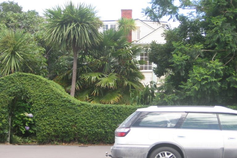 Photo of property in 3 Cambridge Terrace, Devonport, Auckland, 0624