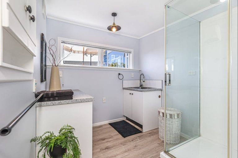 Photo of property in 35 Chester Street, Levin, 5510