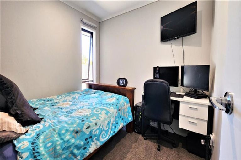 Photo of property in 2 Bibby Street, Waipawa, 4210