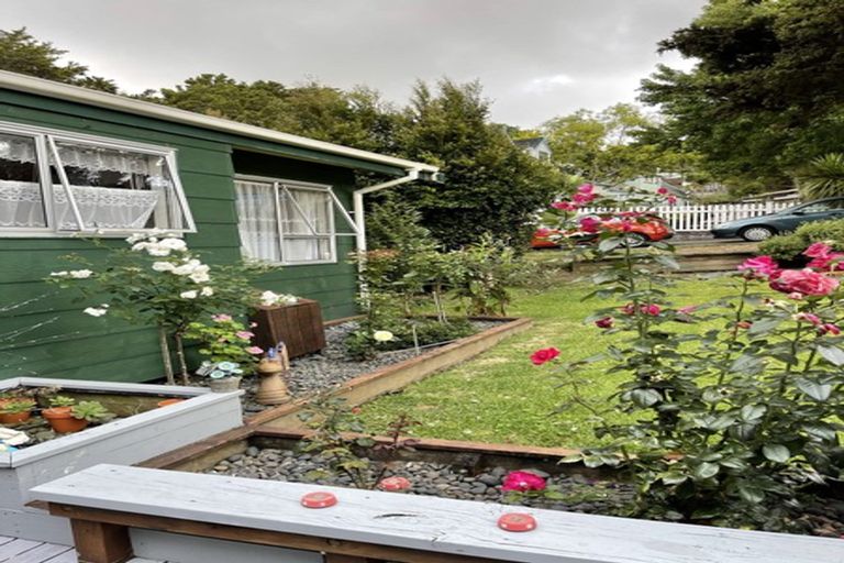 Photo of property in 48 Kingsclere Place, Goodwood Heights, Auckland, 2105