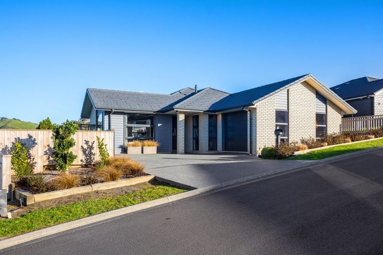 Photo of property in 14 Topsail Way, Whitby, Porirua, 5024