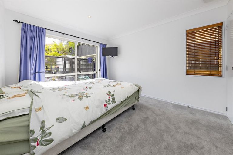 Photo of property in 14 Brooke Ridge Rise, East Tamaki Heights, Auckland, 2016