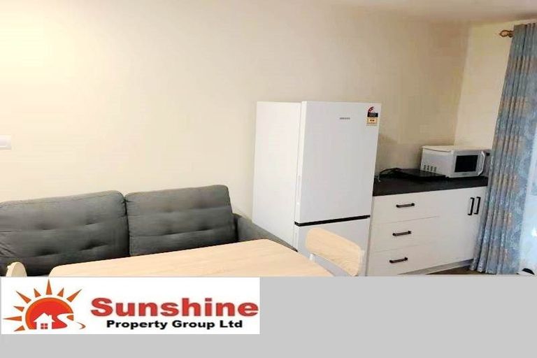 Photo of property in 86 Fairview Avenue, Fairview Heights, Auckland, 0632