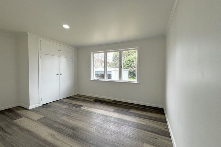 Photo of property in 28 Swanson Road, Henderson, Auckland, 0610