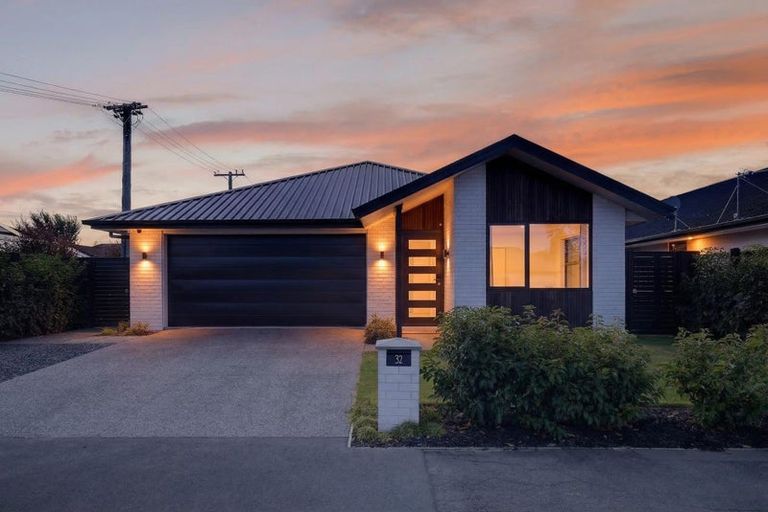 Photo of property in 32 Merrin Street, Avonhead, Christchurch, 8042