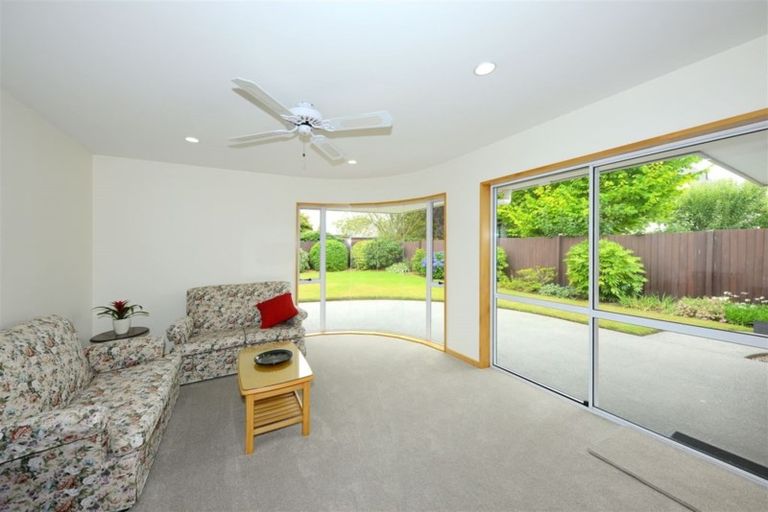 Photo of property in 3 Althorp Place, Avonhead, Christchurch, 8042