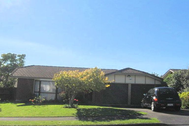 Photo of property in 57 Dalwhinnie Parade, Highland Park, Auckland, 2010