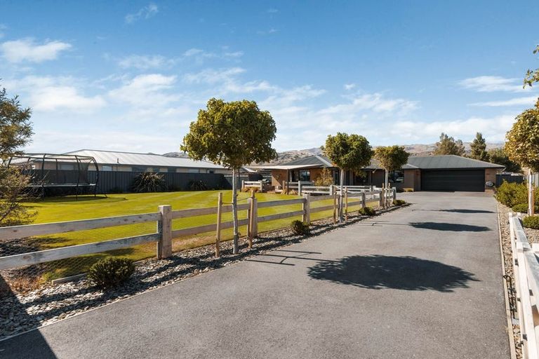 Photo of property in 78 Stratford Drive, Mount Pisa, Cromwell, 9383
