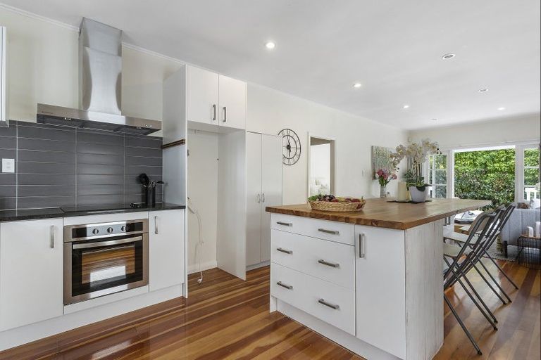 Photo of property in 36a Clayburn Road, Glen Eden, Auckland, 0602