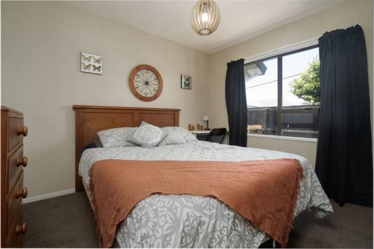 Photo of property in 2/13 Colac Street, Avondale, Christchurch, 8061