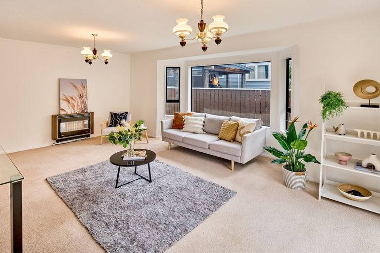 Photo of property in 219c Main Road, Tawa, Wellington, 5028