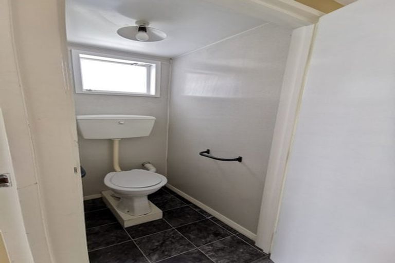 Photo of property in 17 Bateman Avenue, Bryndwr, Christchurch, 8053
