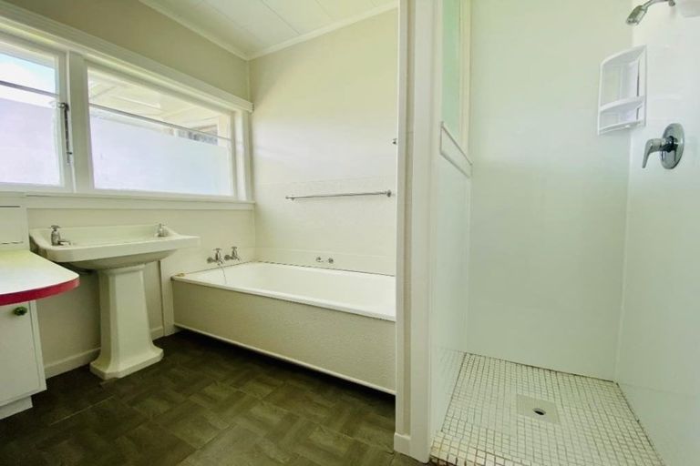 Photo of property in 120 Cutfield Road, Westown, New Plymouth, 4310