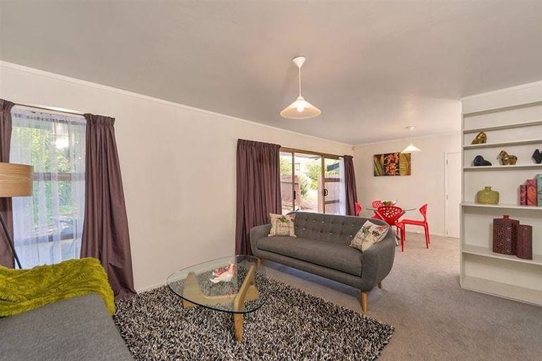 Photo of property in 1/38 Kirrie Avenue, Te Atatu South, Auckland, 0610