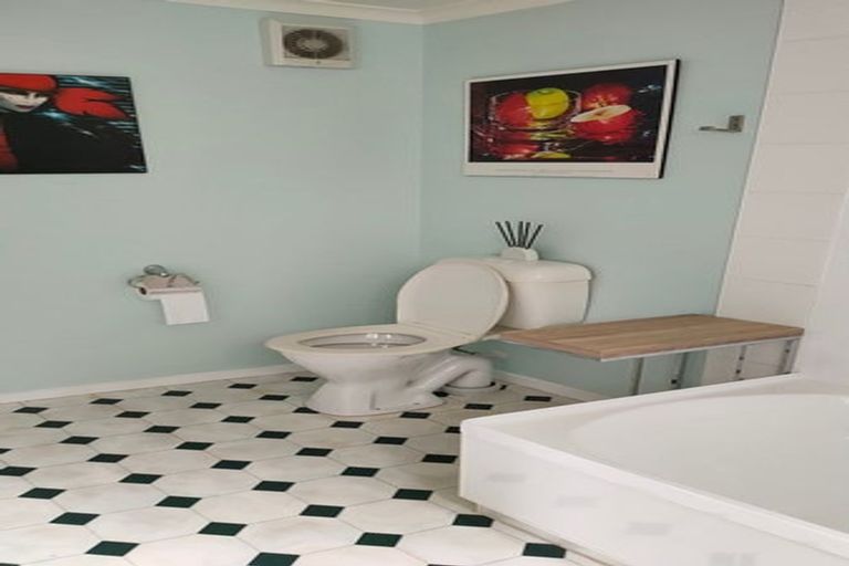 Photo of property in 295 Main Road, Tawa, Wellington, 5028