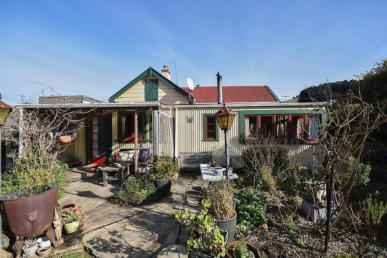 Photo of property in 68 Hall Road, Sawyers Bay, Port Chalmers, 9023