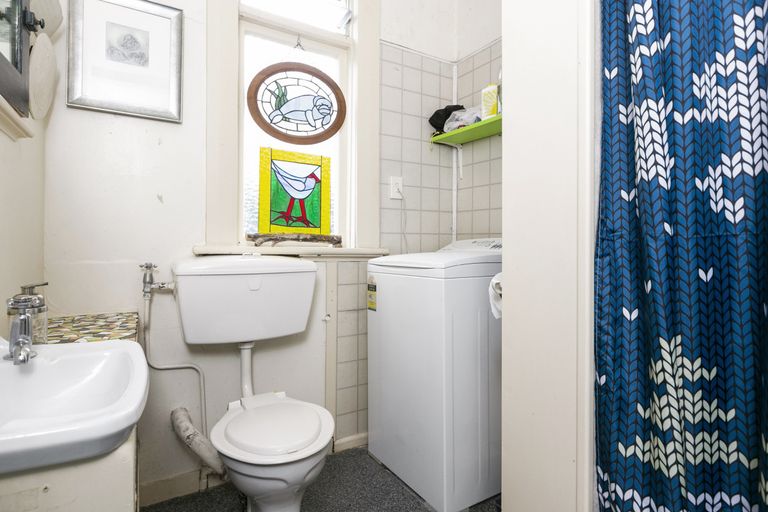 Photo of property in 38 Hargest Crescent, Saint Kilda, Dunedin, 9012