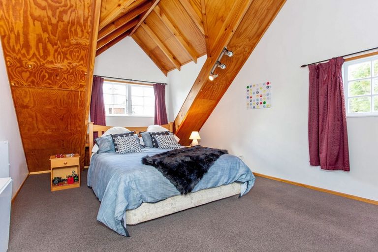 Photo of property in 5 Tane Road, Laingholm, Auckland, 0604