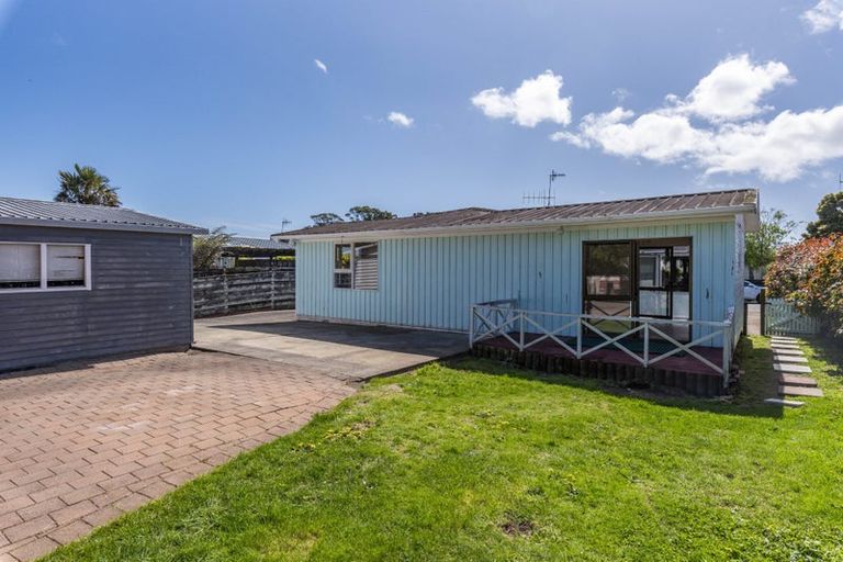 Photo of property in 24 Makarini Street, Paraparaumu, 5032