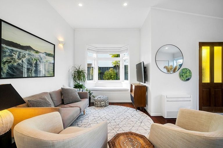 Photo of property in 22 Wright Road, Point Chevalier, Auckland, 1022