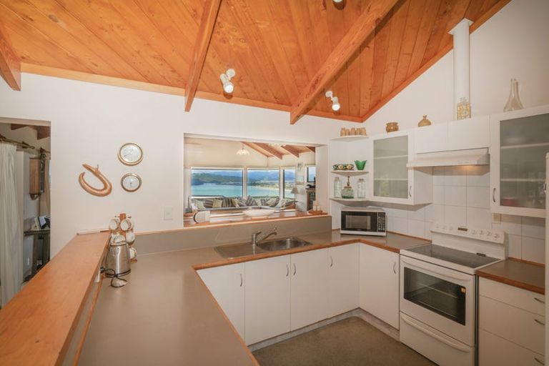 Photo of property in 107 Centennial Drive, Whitianga, 3510