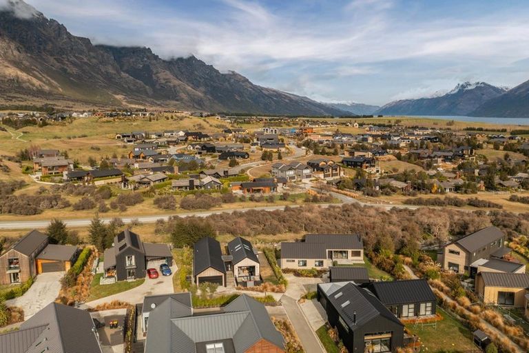 Photo of property in 7 Kerrera Lane, Jacks Point, Queenstown, 9371
