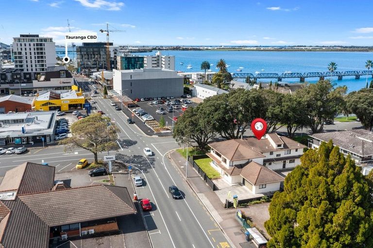 Photo of property in 2/182 Devonport Road, Tauranga, 3110