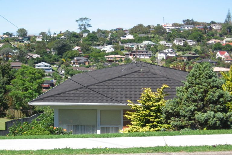 Photo of property in 1/58 Arran Road, Browns Bay, Auckland, 0630