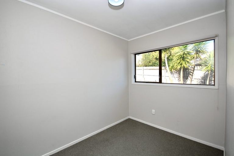 Photo of property in 2/47 Flaxdale Street, Birkdale, Auckland, 0626