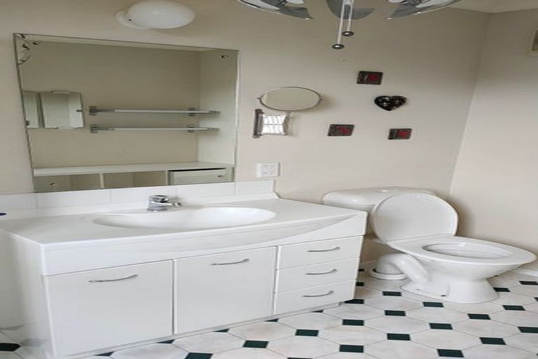 Photo of property in 295 Main Road, Tawa, Wellington, 5028