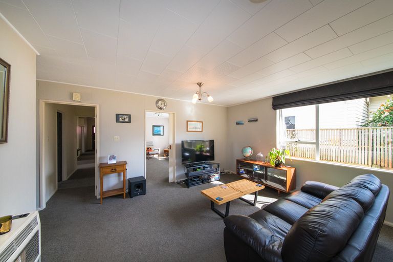 Photo of property in 16 Karaka Street, Hokowhitu, Palmerston North, 4410