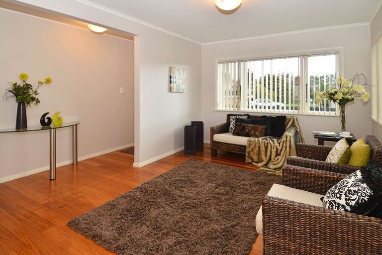 Photo of property in 10 Rollerson Street, Papakura, 2110