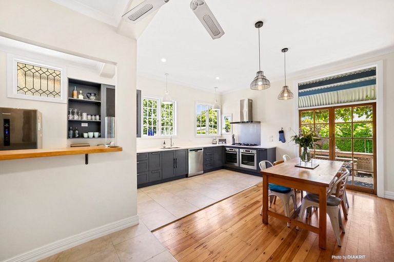 Photo of property in 16 Jellicoe Street, Greytown, 5712